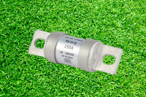 Cầu chì loại Bolt 500VDC, Cầu chì tác động nhanh bằng gốm bán dẫn 150Amp