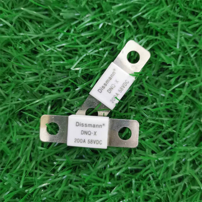 Kích thước nhỏ nhất Loại phẳng Dissmann Bolt Down Fuse 80VDC 50A cho hệ thống pin Li Ion