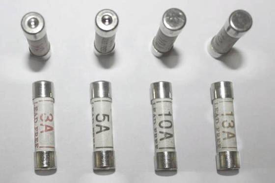 Bảo vệ dòng điện BS1362 Cầu chì hộp mực 13a Điện áp định mức Giấy chứng nhận ASTA