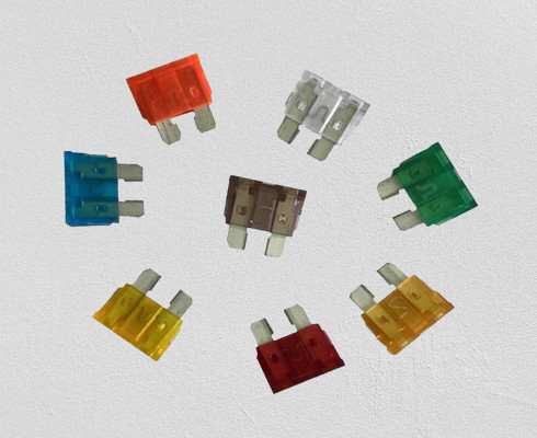 ISO8820 Cầu chì điện áp thấp, Cầu chì hộp mực 32VDC cho màu vàng ô tô