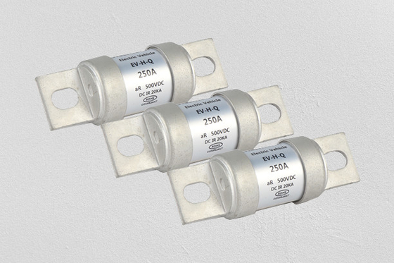 Xe điện Cầu chì công suất cao AC690V Màu trắng